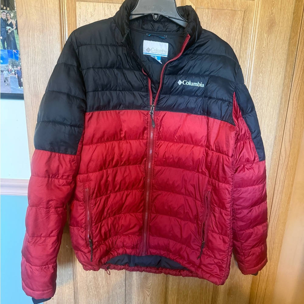 Columbia  Mens Bold Red and Black Puffer Jacket